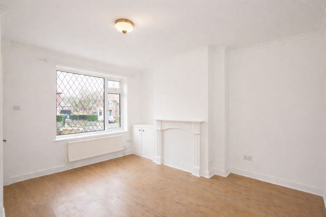 865 Moss Bank Way, Bolton photo 4