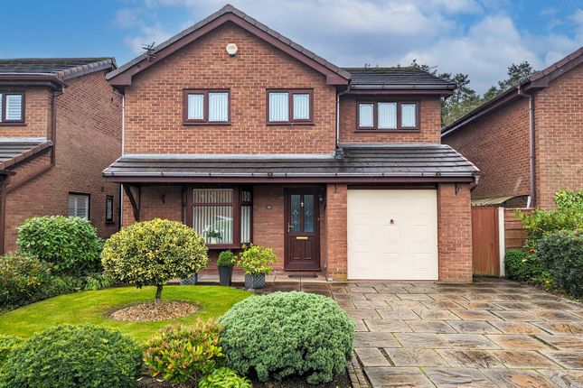 Thumbnail Detached house for sale in Holdenbrook Close, Leigh