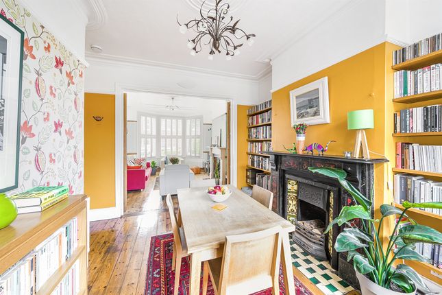 Terraced house for sale in Cornwall Avenue, London