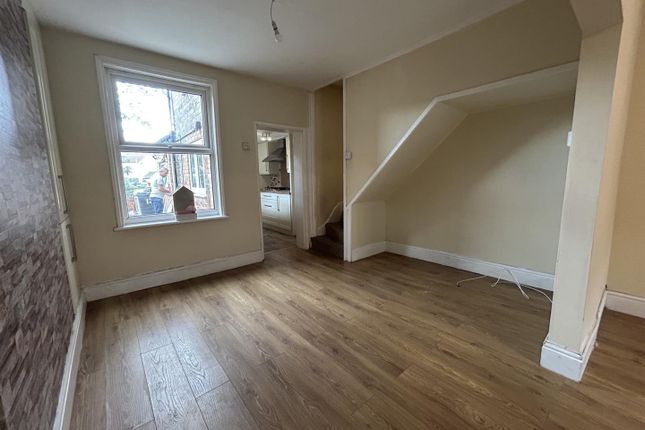 12, Alexandra Road, Louth photo 2