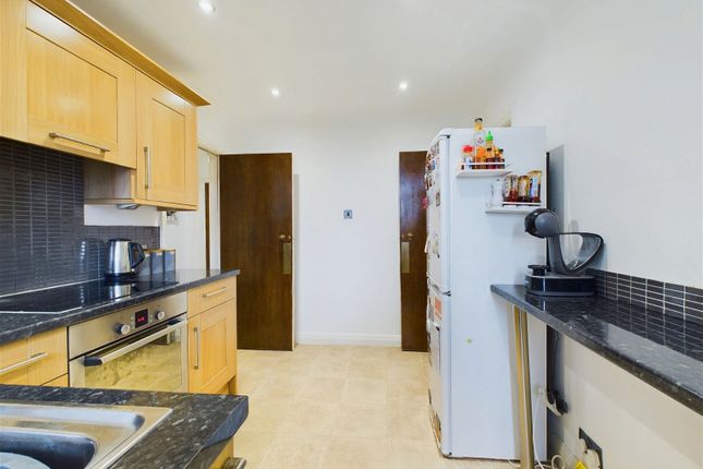 Flat for sale in Downview Court, Boundary Road, Worthing