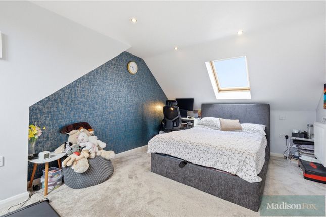 35, Hillside Avenue, Woodford Green photo 3