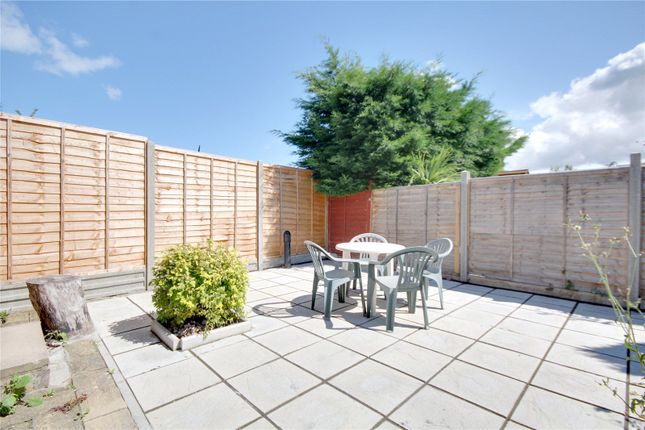 16, Ripley Avenue, Surrey photo 3