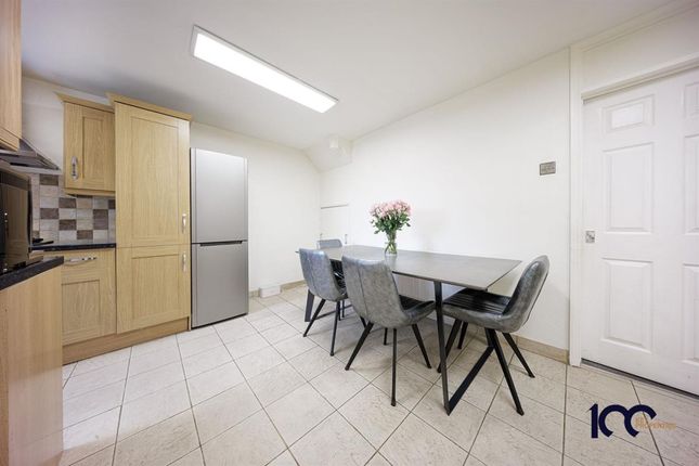 1 Gascoyne Close, Romford photo 4