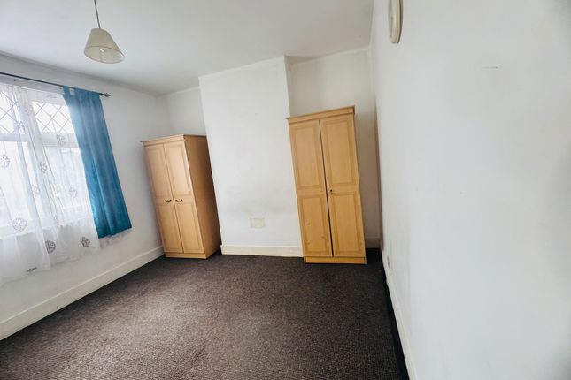 197, Kempton Road, London photo 5