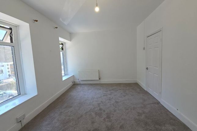 9 Morgans Road, Neath photo 3