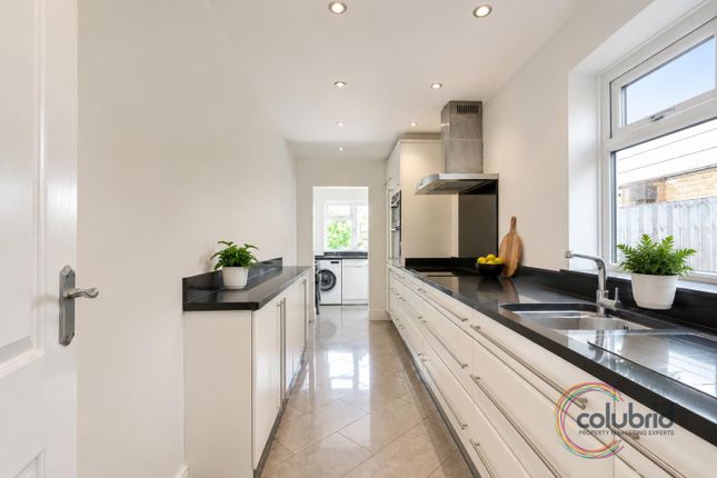 2, Sheldon Close, Corringham photo 4