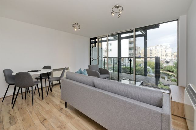 7, Flat 123, Branch Road, London photo 3