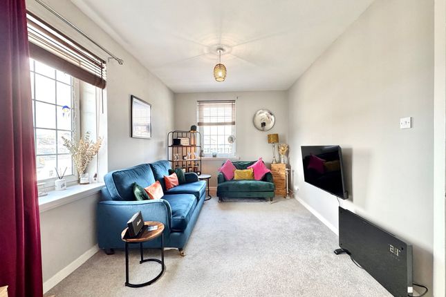 3f Cassillis Street, Ayr photo 3