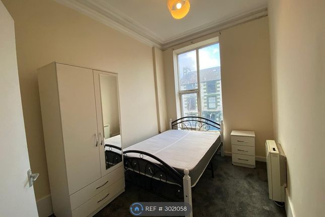 Flat, Marine Road, Pensarn, Abergele photo 3