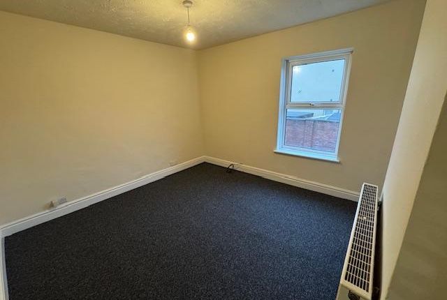 8, Willow Lane, Pontefract photo 5