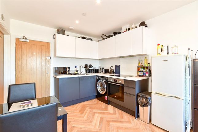 Flat for sale in Cleeve Road, Leatherhead, Surrey