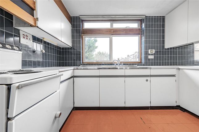 87, Blandford Road, Teddington photo 3
