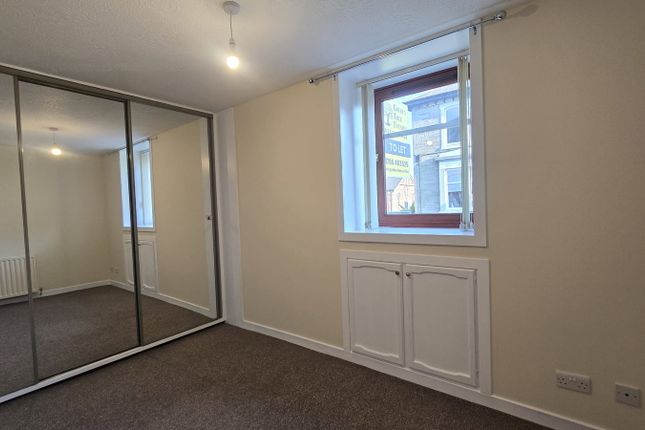 2b, Ochil Street, Tillicoultry photo 4
