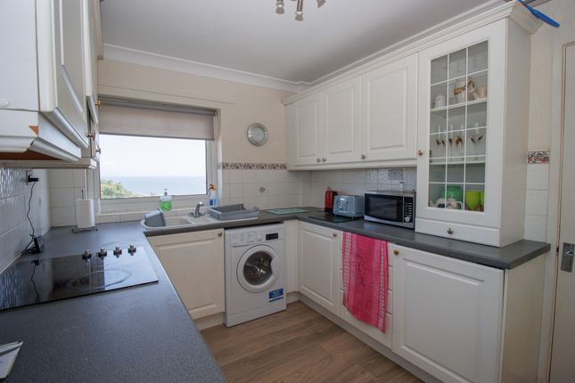 13, Knipe Point Drive, Osgodby, Scarborough photo 3