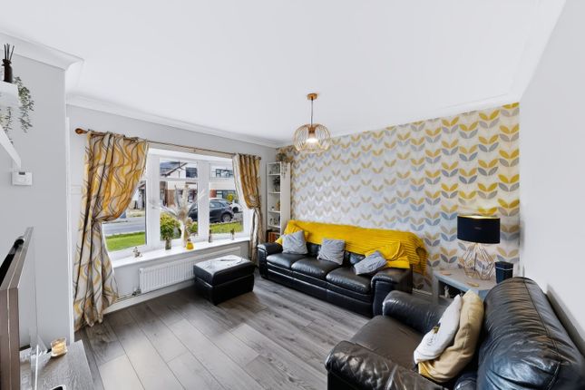7 Collins Lane, Bolton photo 2