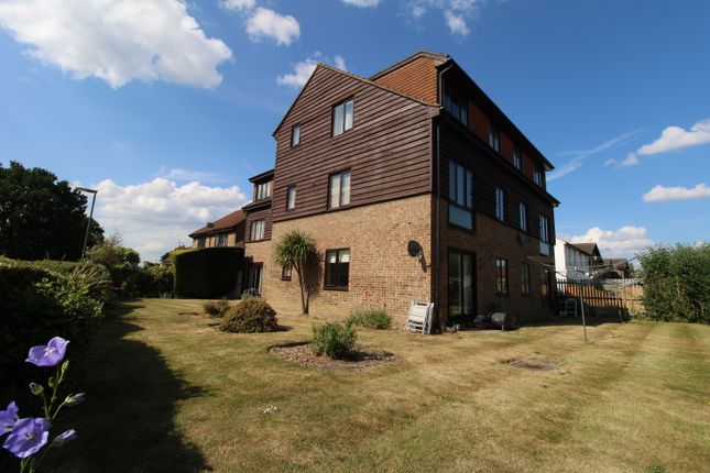 1-bed flat on 16, Cornerside, Ashford, £215,000