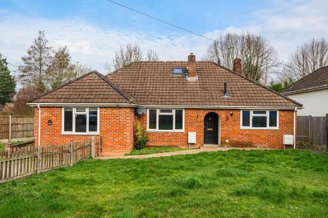 5-bed house on 330, Old Worting Road, Hampshire, £495,000