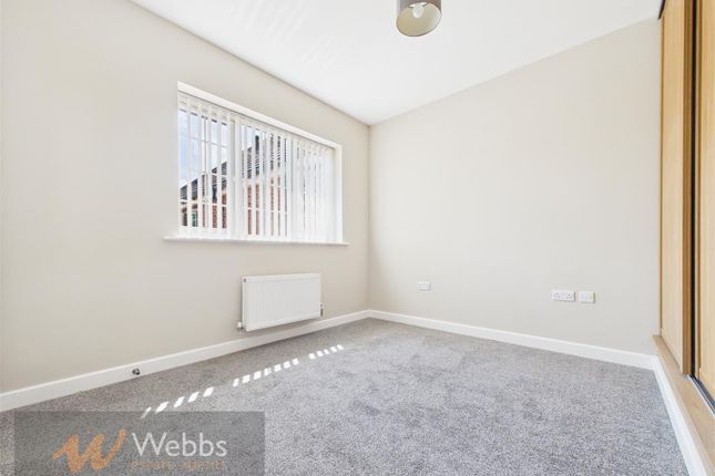 7, Glovers Hill Court, Rugeley photo 3