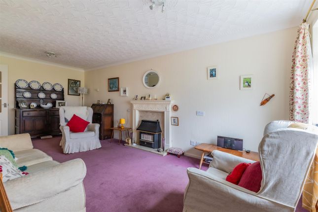 17, Waterloo Close, Cardiff photo 2