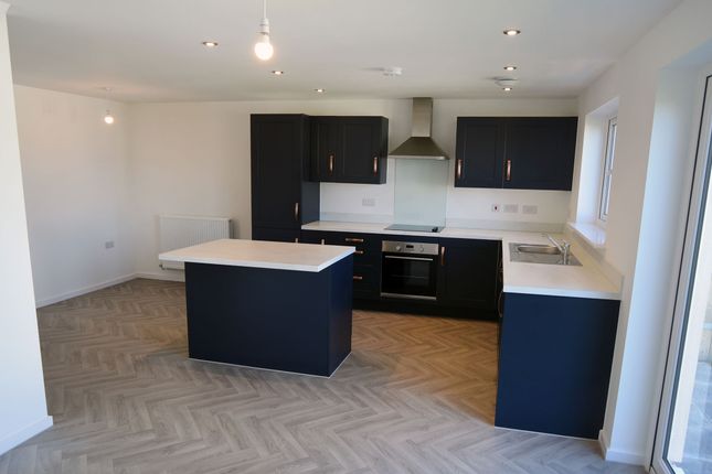 77, Clodgey Lane, Helston photo 3