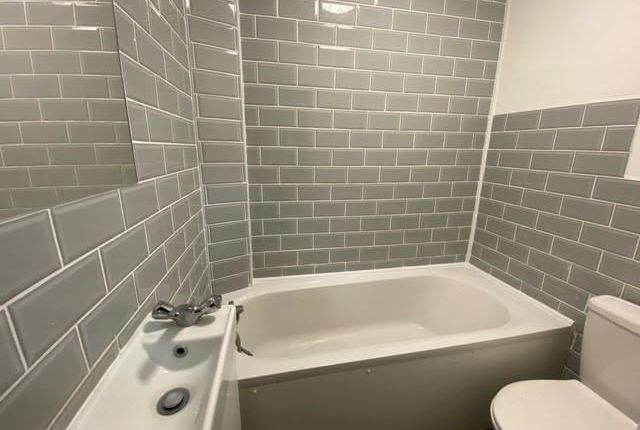 Room 1, 137, Gassiot Road, LONDON photo 2