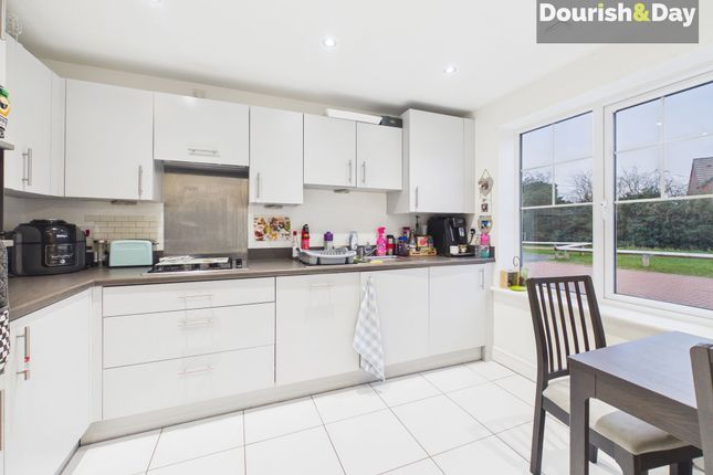 14 Upnor Way, Stafford photo 2