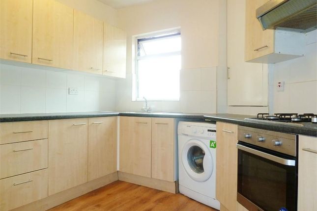 Second Floor Flat 181-183, Battersea High Street, Battersea photo 2