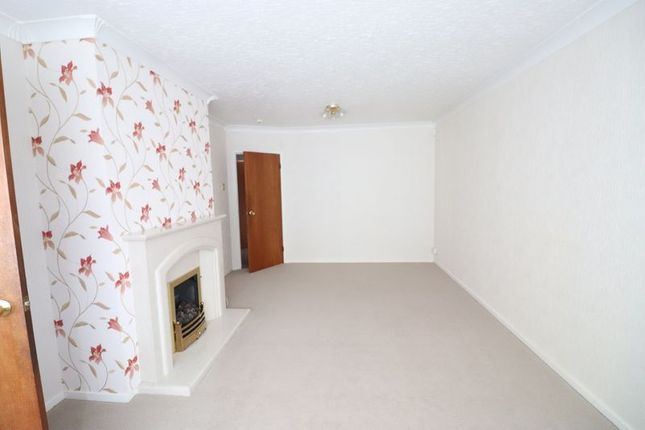 94, Gleneagles Crescent, Stoke-On-Trent photo 2