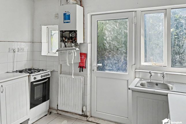 88, Poole Crescent, Birmingham photo 4