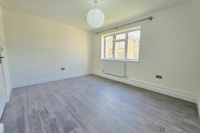 97, Moorfield Road, Uxbridge photo 4