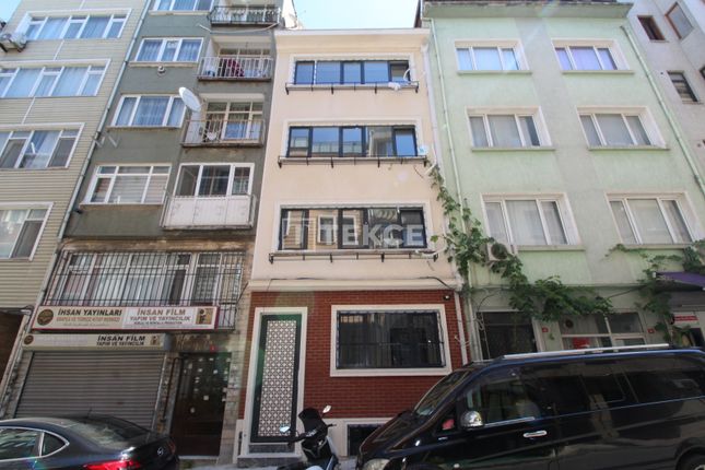 Block of flats for sale in İskenderpaşa, Fatih, İstanbul, Türkiye