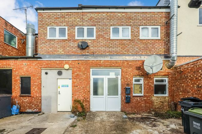 Flat 4, 260, London Road, Hampshire photo 4