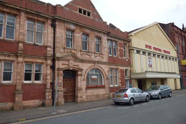 Office to let in Corporation Street, Hyde