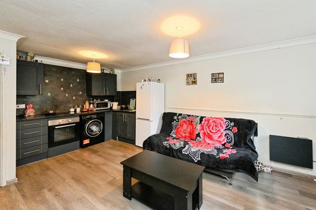 Flat 26, Brancaster Court, Staithe Road, Wisbech photo 4