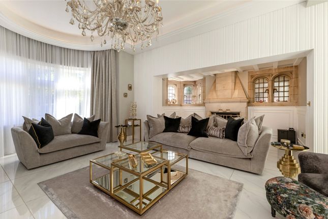 Flat 1, Harewood,, Kingston Vale, London photo 4