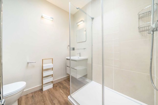 Flat 20, Okeover Manor, Clapham Common North Side, London photo 5