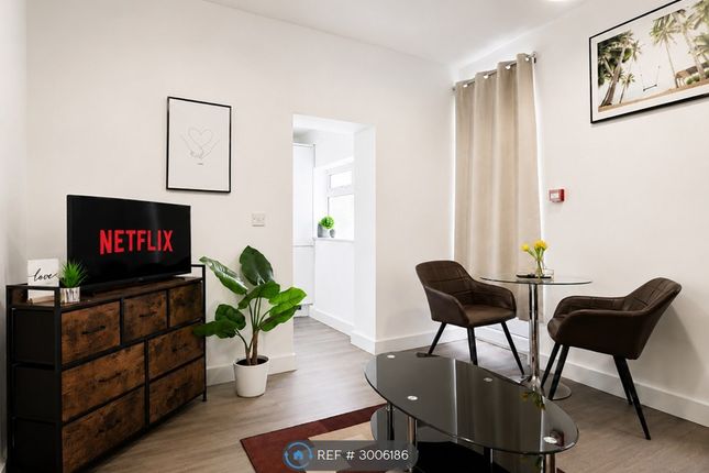 Flat, Lord Street, Blackpool photo 2