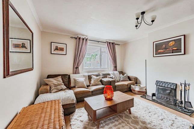 7, St. Catherines Cross, Redhill photo 2