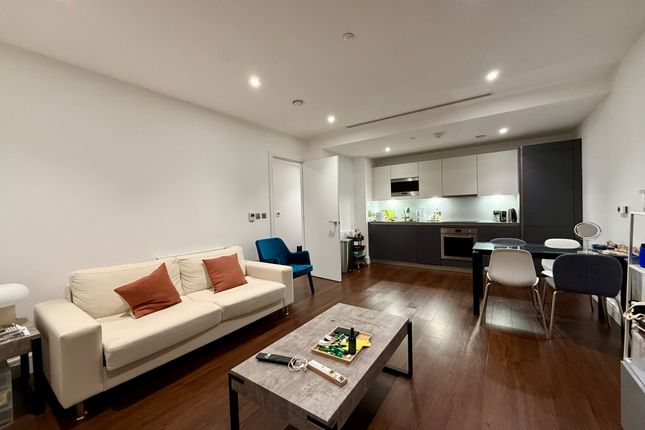 Maine Tower, 9 Harbour Way, London photo 3