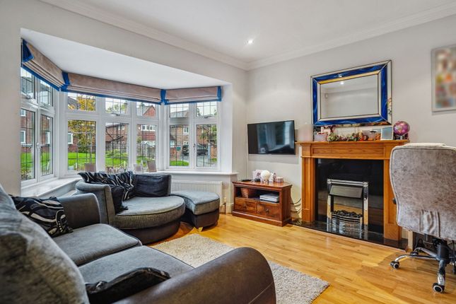 39, West End Lane, Pinner photo 4