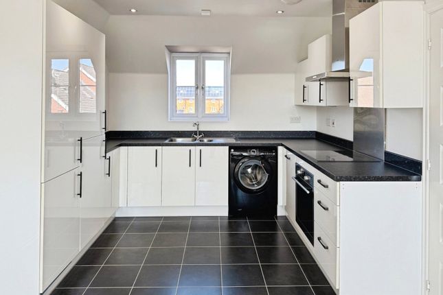 134, Jasmine Square, Reading photo 3