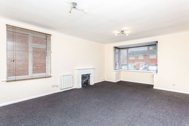 Flat 18 Knyveton Court, Grove Road, Burgess Hill photo 4