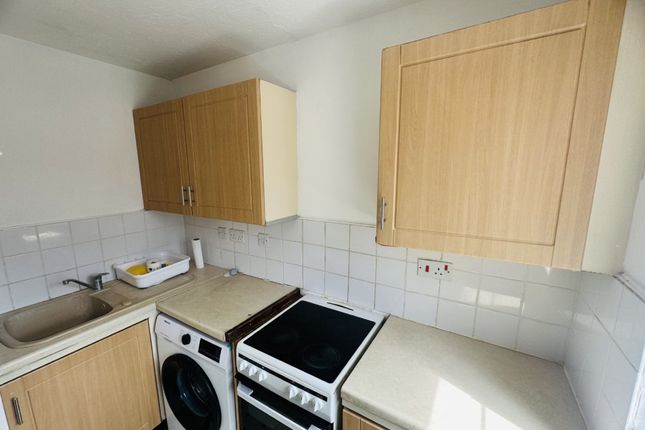 1-bed flat on Flat 10 Blackcap Court, Eagle Drive, London, £199,950