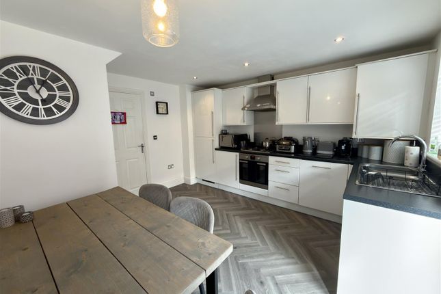 9, Greener Drive, Darlington photo 4