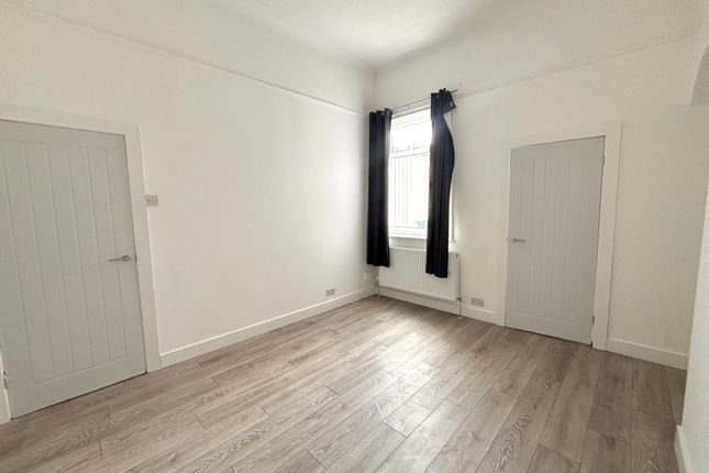 25, Sunderland photo 5
