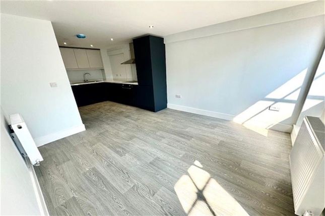 Apt 28, Clarendon Apartments Canal Walk, Southampton photo 3