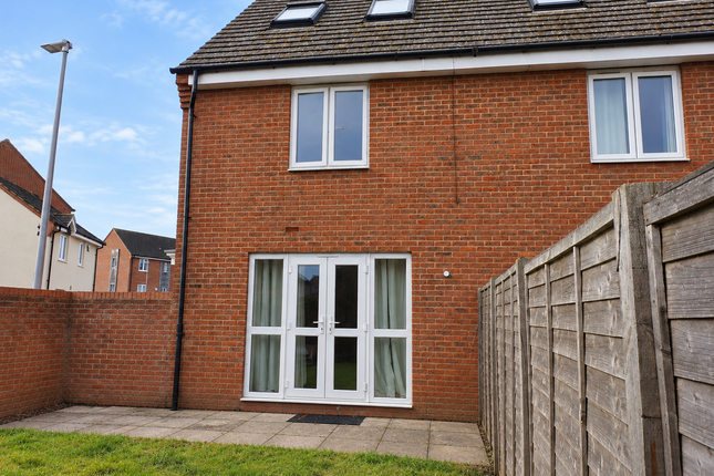 44, Winchcombe Meadows, Oakridge Park, Milton Keynes photo 2