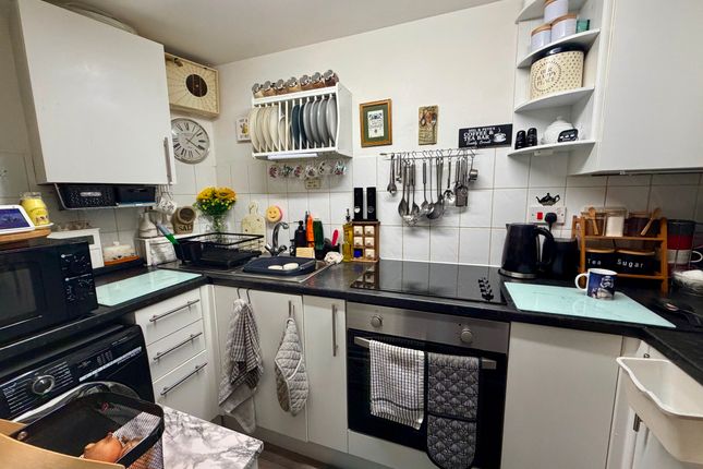 Arthurs Court, Paignton photo 4