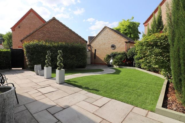 7, Meadhook Drive, Barton Le Clay photo 3